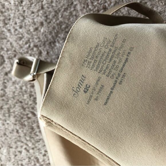 Soma Vanishing Back Full Coverage Front Close Bra 42C Nude Tan - Picture 7 of 8